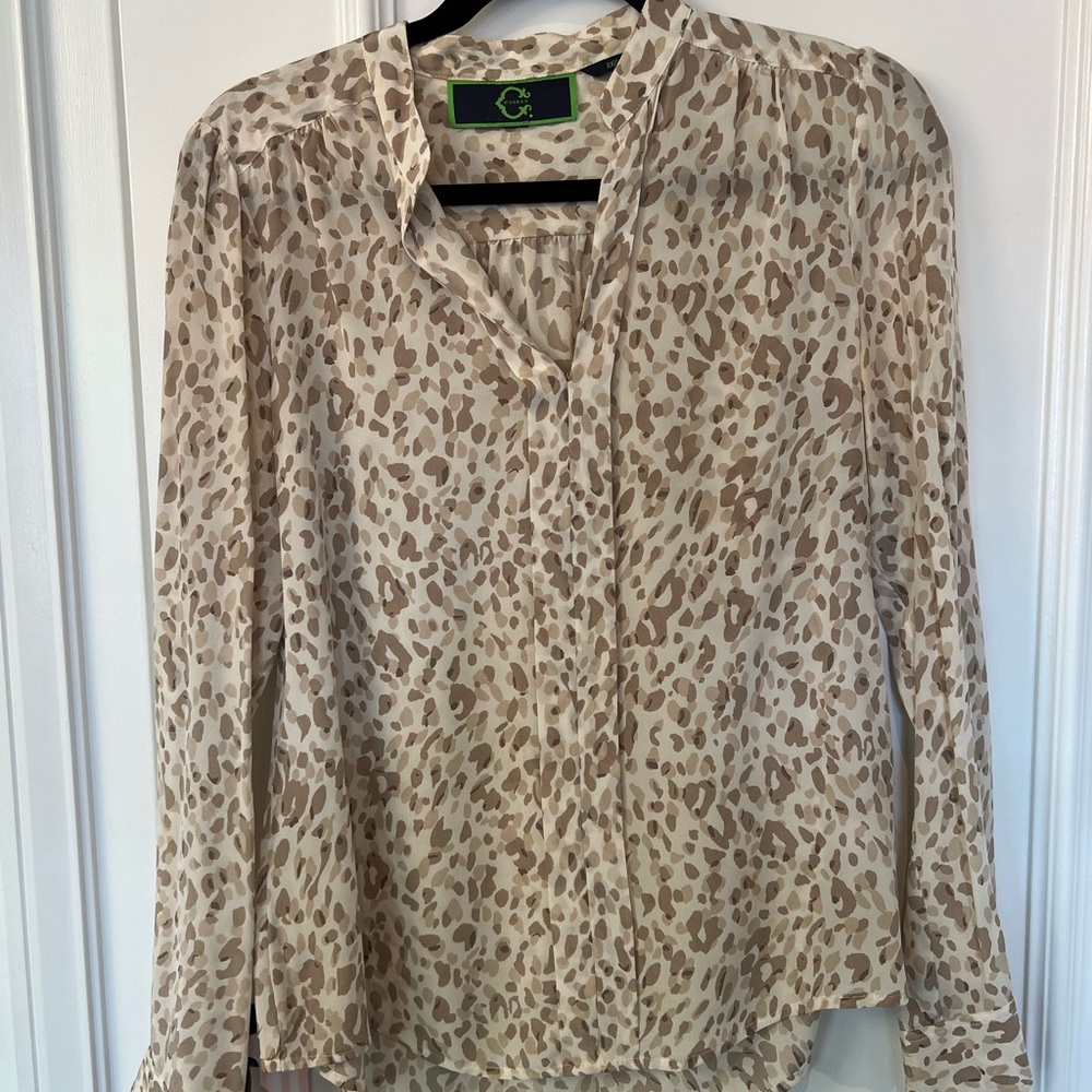 🐆Chic Nude 100% silk cheetah top - size S - mint condition - preloved❤️🐆
